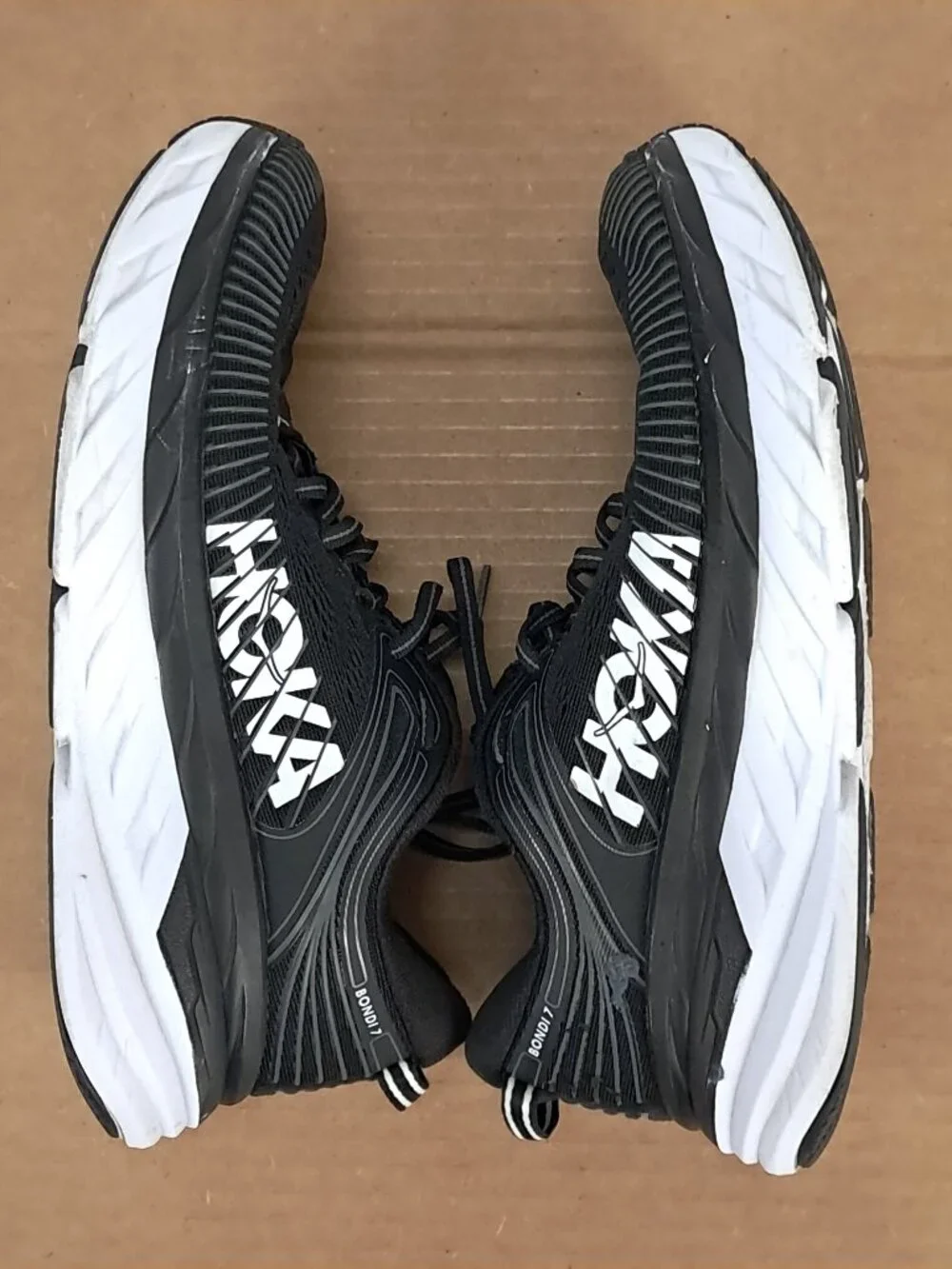 Hoka One One Bondi 7 Shoes Women Size 8 Black Sneakers Athletic 1110519 BWHT - Picture 3 of 16